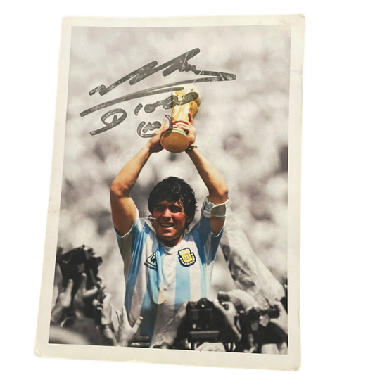 Foto autografata da Diego Armando Maradona con certificato di autenticità